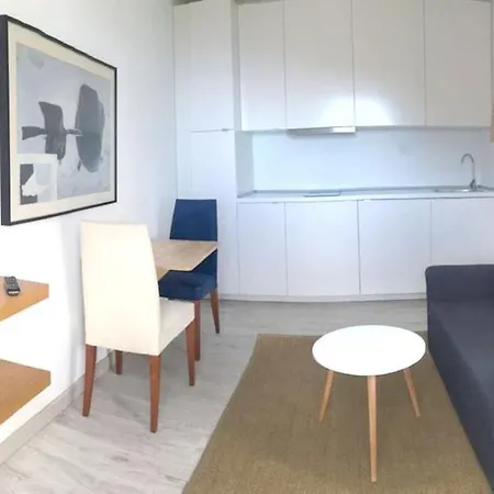 Vakantiehuis Spacious House In With Terrace And Garden *