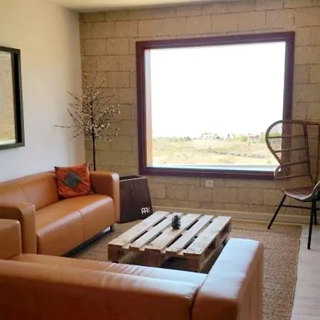 Vakantiehuis Spacious House In With Terrace And Garden