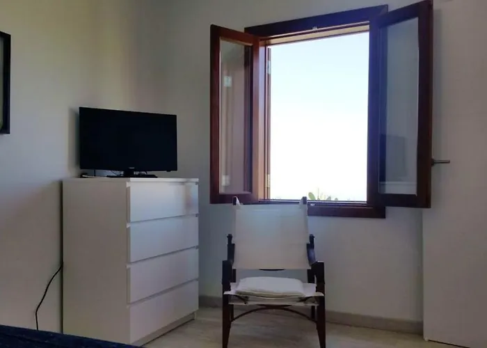 Casa vacanze Spacious House In With Terrace And Garden