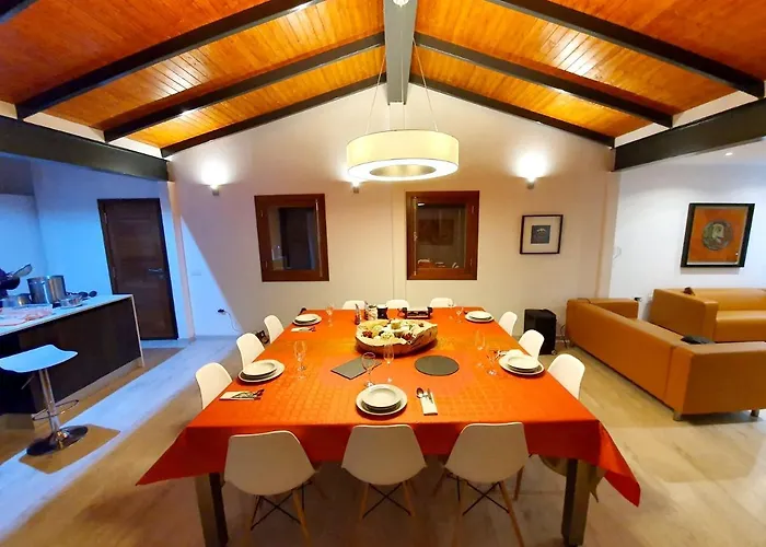 Spacious House In With Terrace And Garden Casa vacanze *